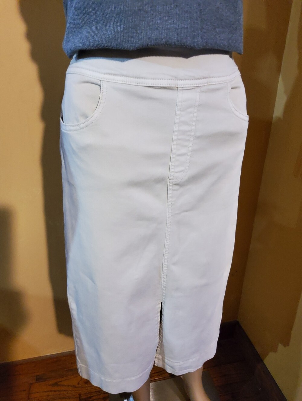 Laura Petites Cream Midi Skirt with Center Slit - Picture 2 of 9